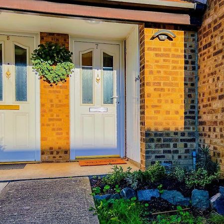 Cambridge Apartment At St Neot Eaton Socon Exterior photo